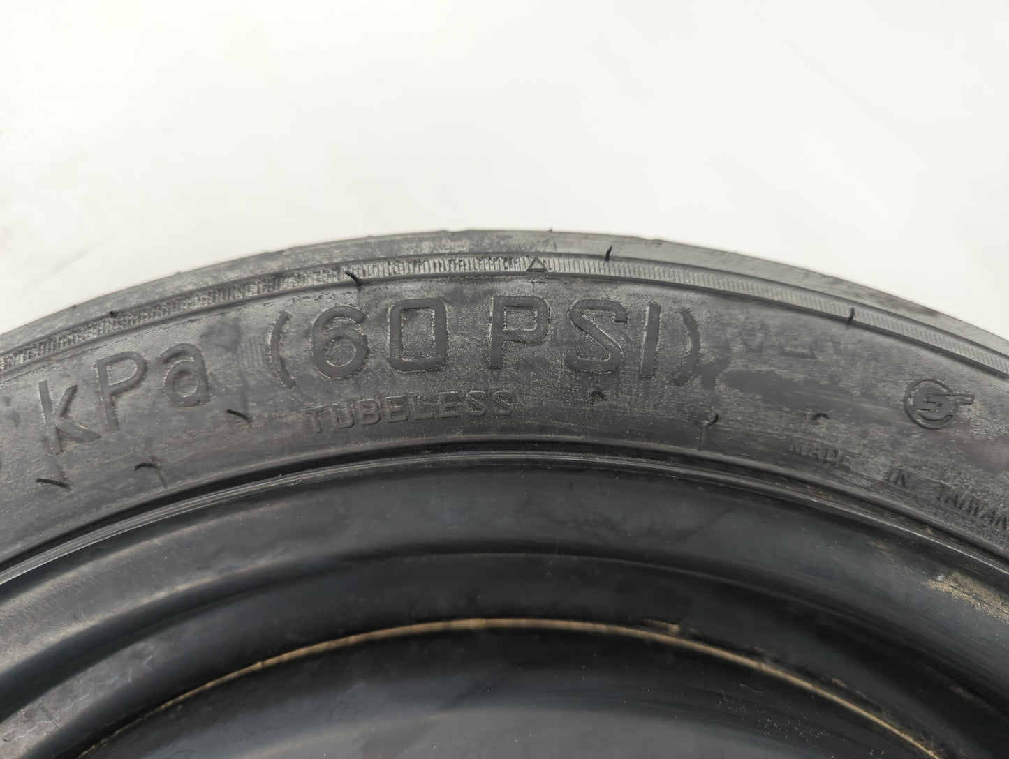 2012-2012 Chevrolet Malibu Spare Donut Tire Wheel Rim Oem