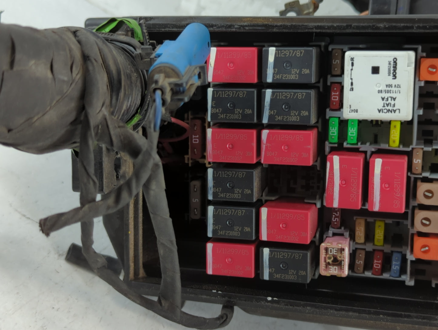 2018 Jeep Compass Fusebox Fuse Box Panel Relay Module P/N:52027004 Fits OEM Used Auto Parts