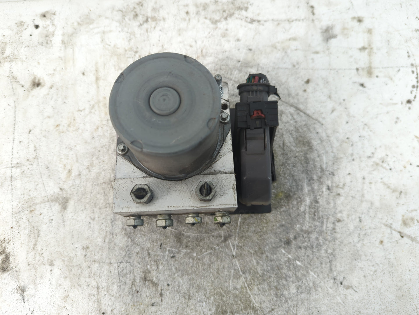 2011 Chevrolet Traverse ABS Pump Control Module Replacement Fits OEM Used Auto Parts - Oemusedautoparts1.com
