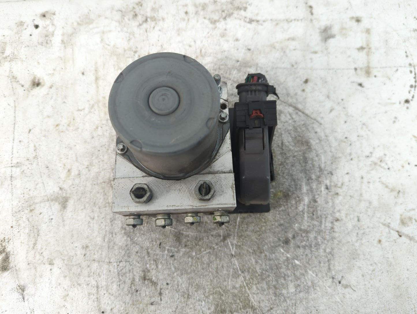 2011 Chevrolet Traverse ABS Pump Control Module Replacement Fits OEM Used Auto Parts - Oemusedautoparts1.com