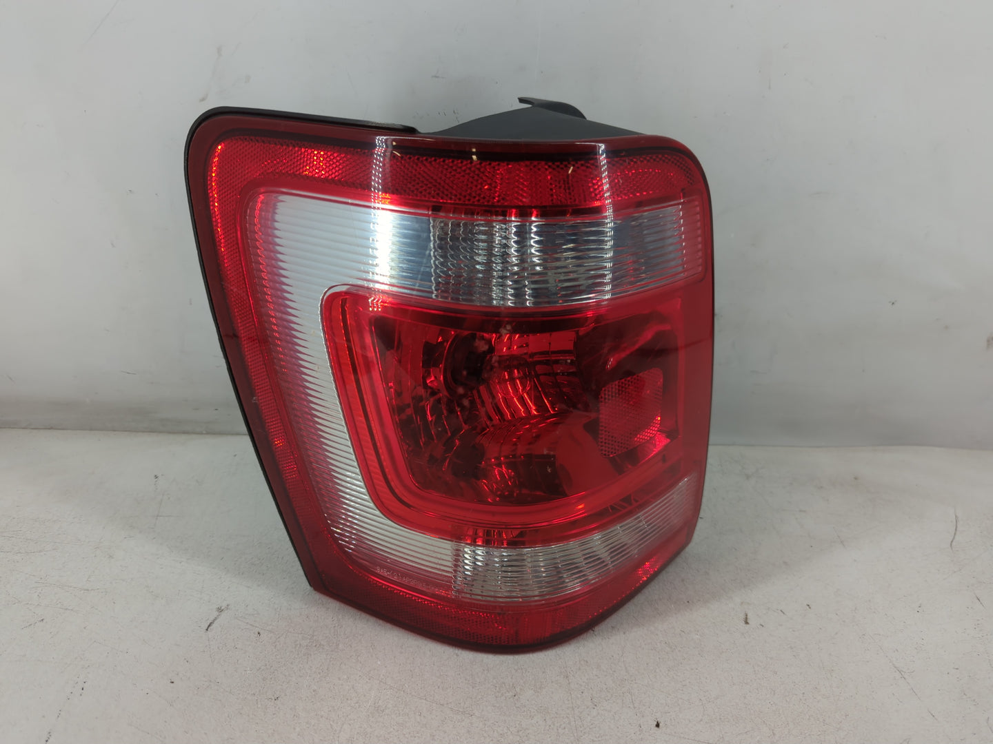 2008-2012 Ford Escape Tail Light Assembly Driver Left OEM P/N:9L84-13B505-A Fits Fits 2008 2009 2010 2011 2012 OEM Used Auto Parts - Oemusedautoparts1.com