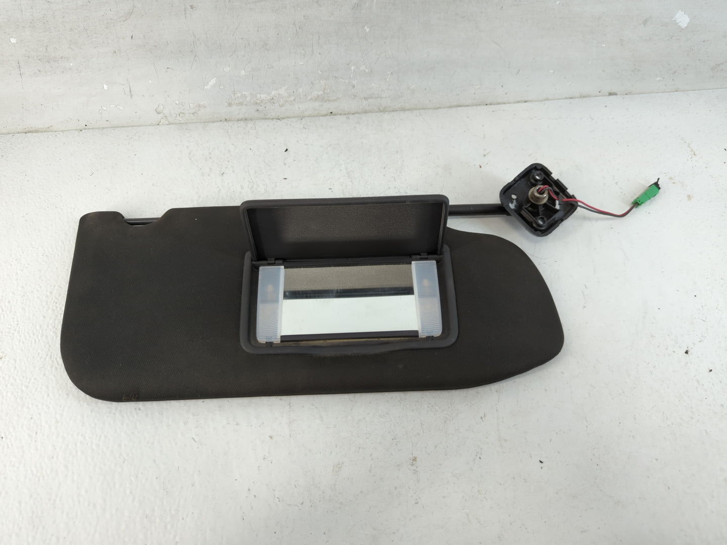 2013-2019 Ford Taurus Sun Visor Shade Replacement Passenger Right Mirror Fits OEM Used Auto Parts - Oemusedautoparts1.com