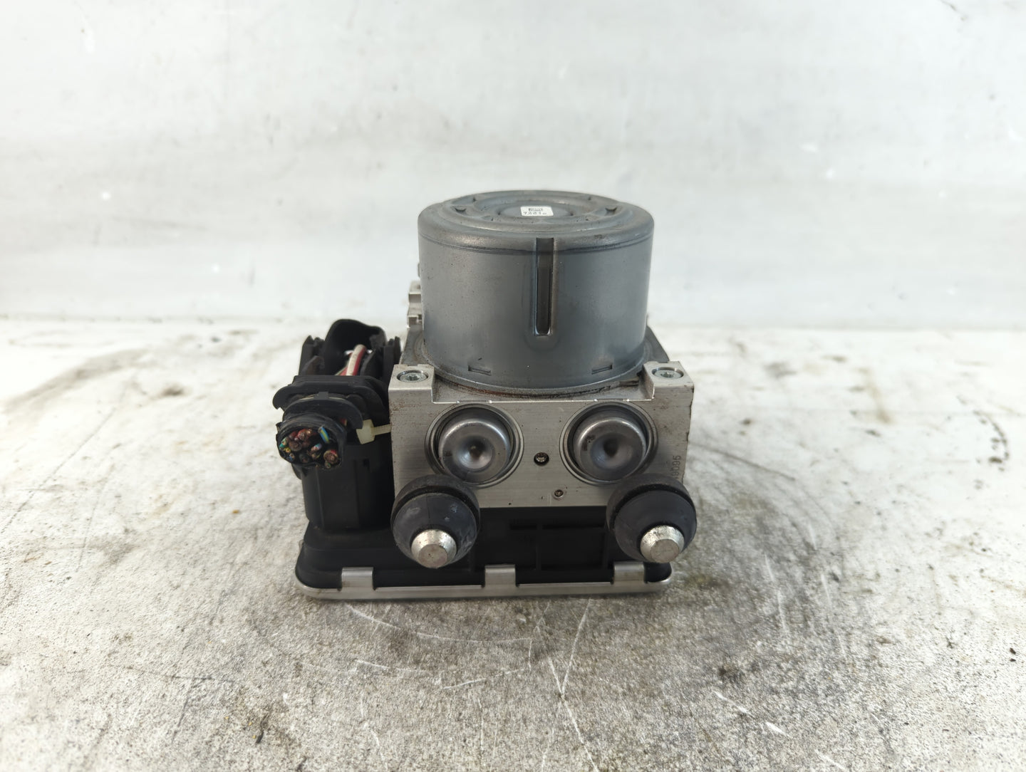 2018 Subaru Xv Crosstrek ABS Pump Control Module Replacement P/N:27536FL060 Fits OEM Used Auto Parts - Oemusedautoparts1.com