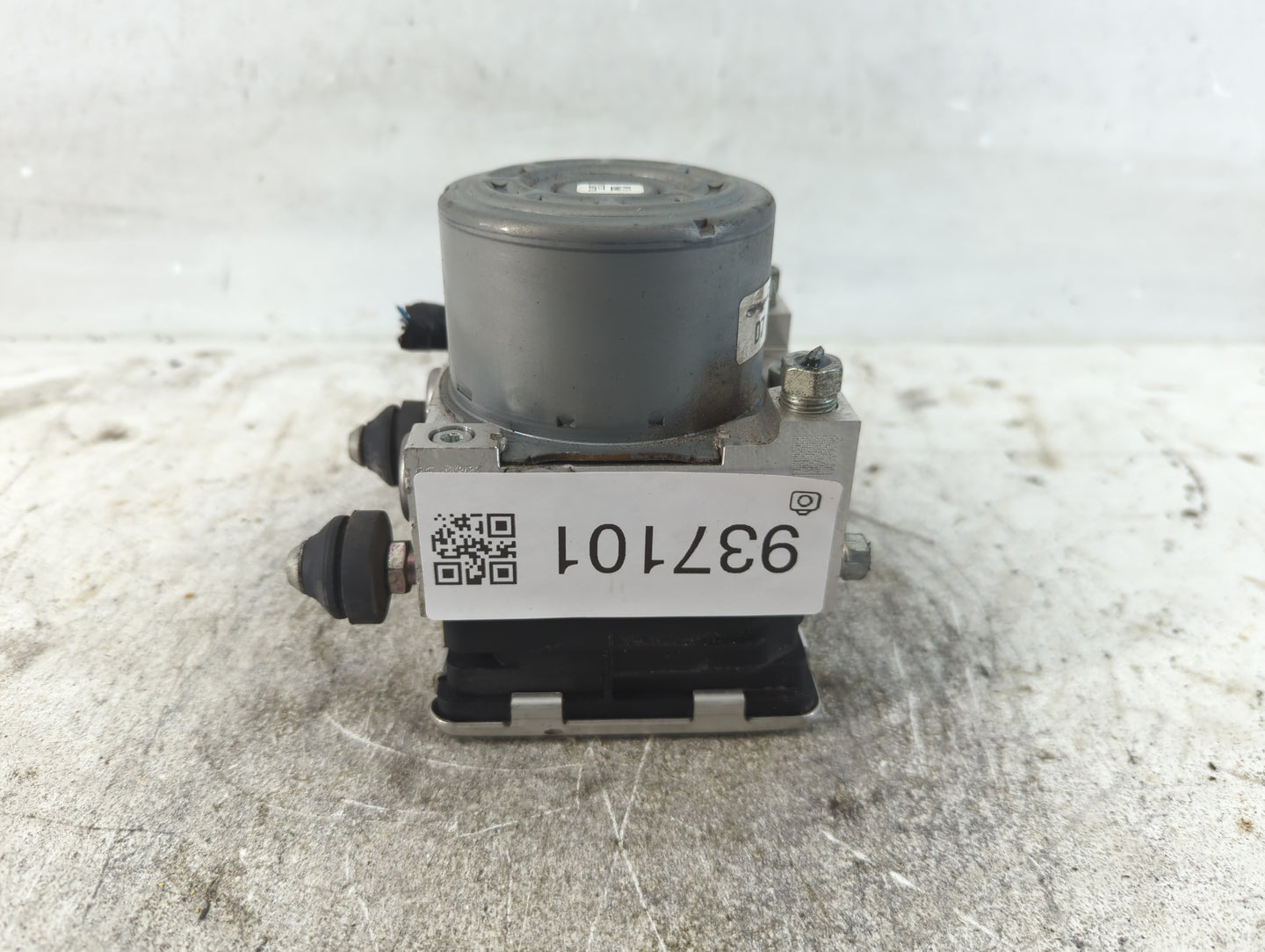 2018 Subaru Xv Crosstrek ABS Pump Control Module Replacement P/N:27536FL060 Fits OEM Used Auto Parts - Oemusedautoparts1.com