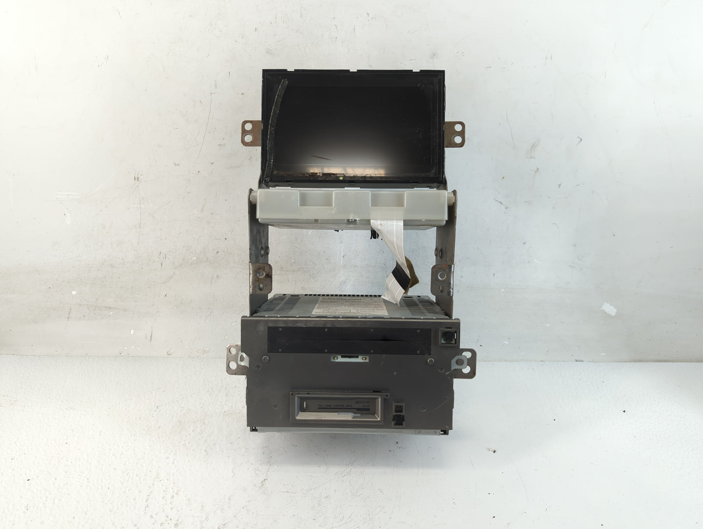 2005 Nissan Maxima Radio AM FM Cd Player Receiver Replacement P/N:28188 ZA30A Fits OEM Used Auto Parts - Oemusedautoparts1.com