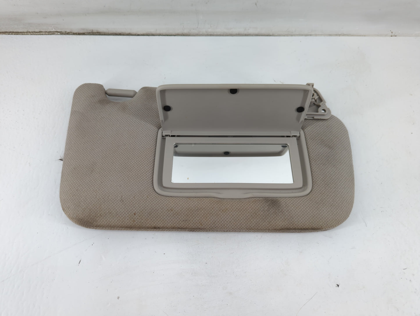 2017 Hyundai Elantra Sun Visor Shade Replacement Driver Left Mirror Fits OEM Used Auto Parts - Oemusedautoparts1.com