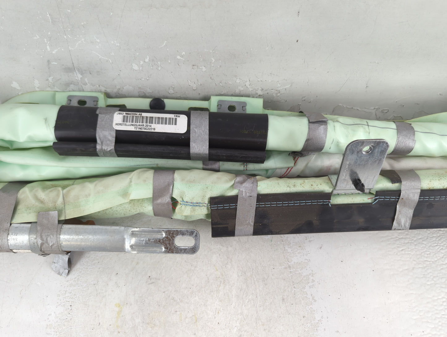 2014 Ford Explorer Air Bag Driver Left Steering Wheel Mounted P/N:DB53 78042D94 AB Fits OEM Used Auto Parts - Oemusedautoparts1.com