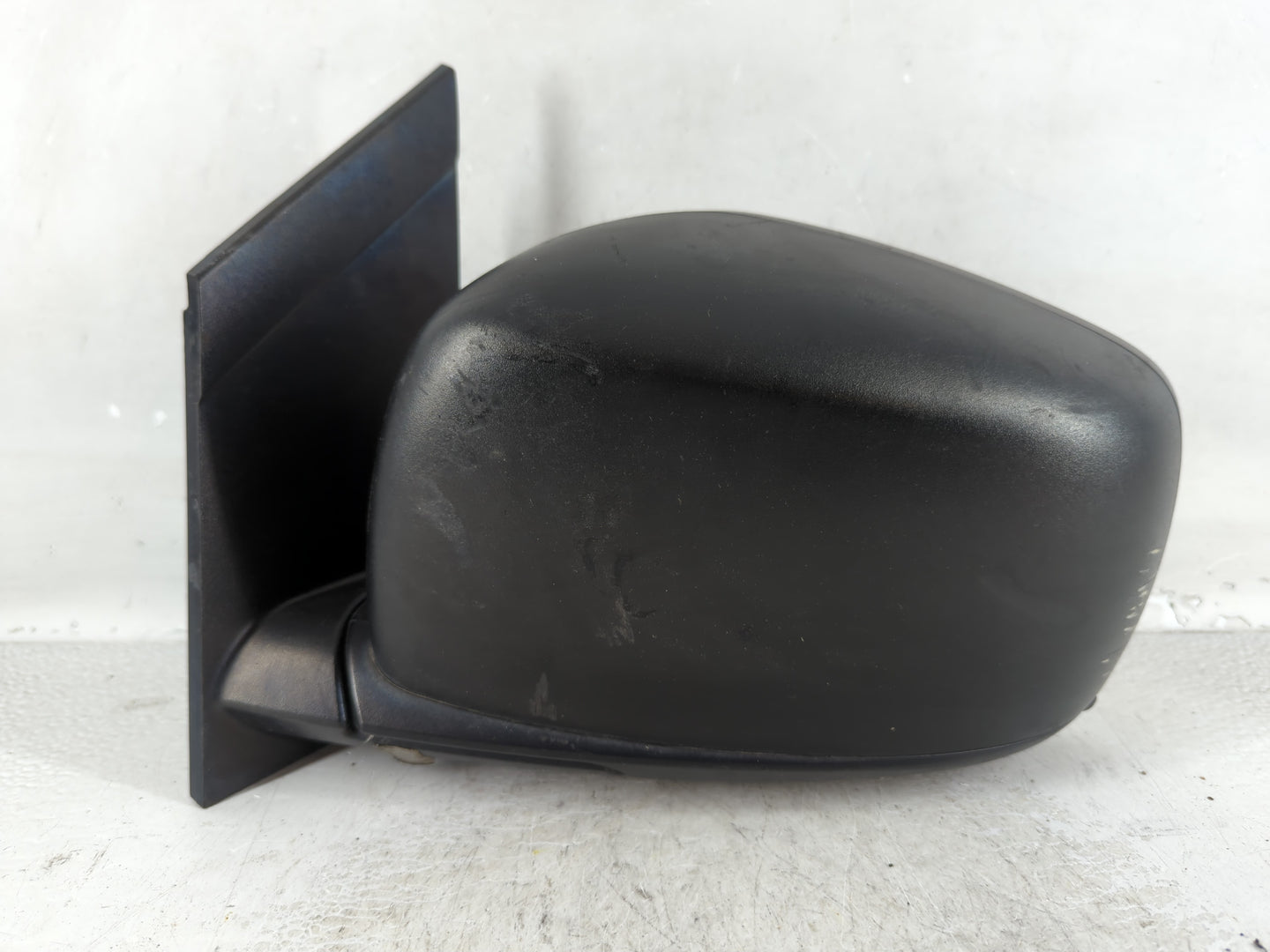 2008 Chrysler Town & Country Passenger Right Side View Manual Door Mirror - Oemusedautoparts1.com