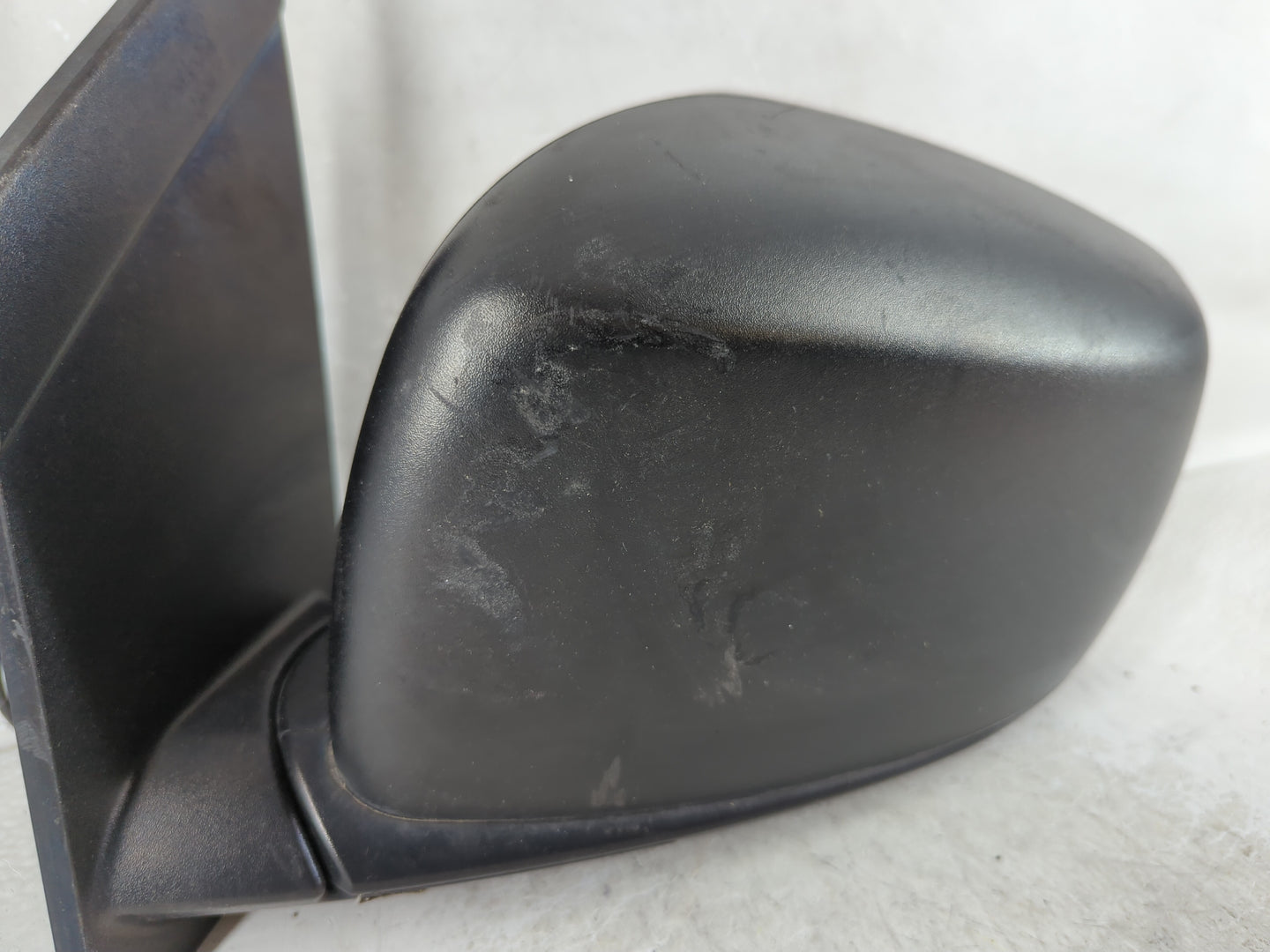 2008 Chrysler Town & Country Passenger Right Side View Manual Door Mirror - Oemusedautoparts1.com