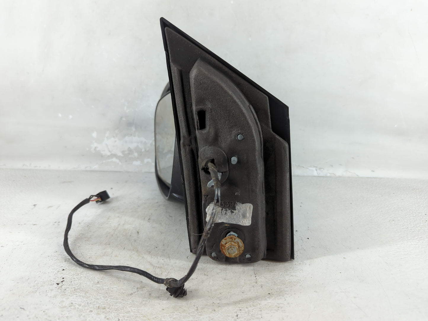 2008 Chrysler Town & Country Passenger Right Side View Manual Door Mirror - Oemusedautoparts1.com