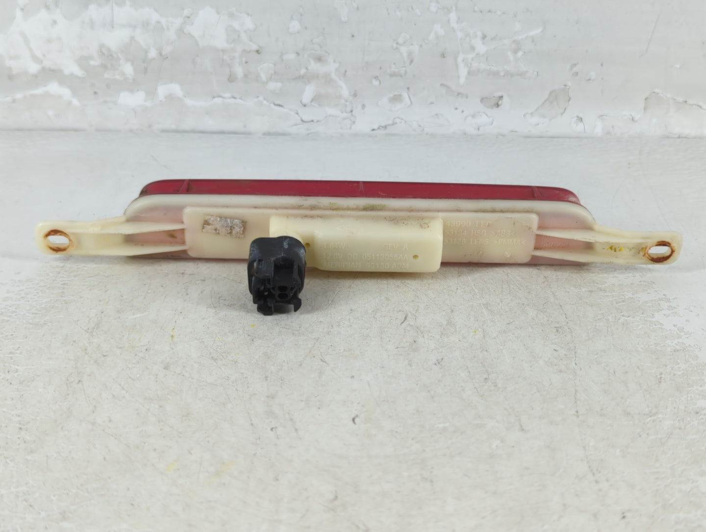 2008 Chrysler Town & Country Third Brake Light Tail Light Fits OEM Used Auto Parts - Oemusedautoparts1.com