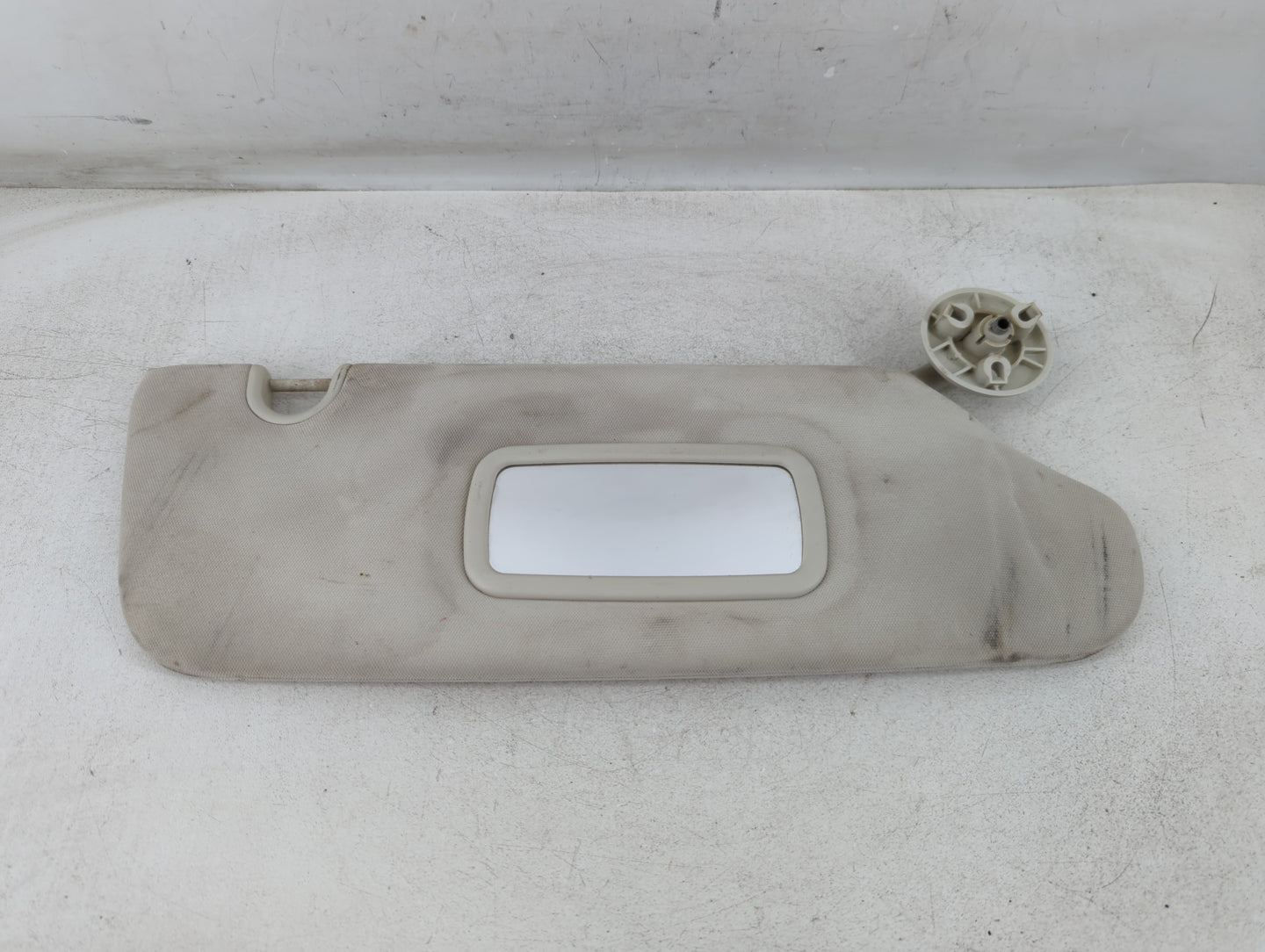 2008-2010 Chrysler Town & Country Sun Visor Shade Replacement Passenger Right Mirror Fits Fits 2008 2009 2010 OEM Used Auto Parts - Oemusedautoparts1.com