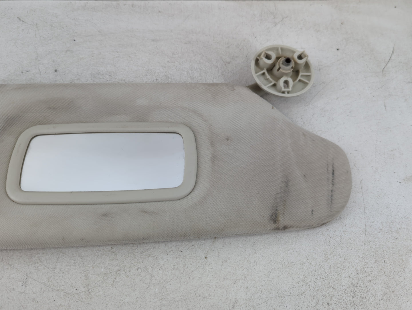 2008-2010 Chrysler Town & Country Sun Visor Shade Replacement Passenger Right Mirror Fits Fits 2008 2009 2010 OEM Used Auto Parts - Oemusedautoparts1.com