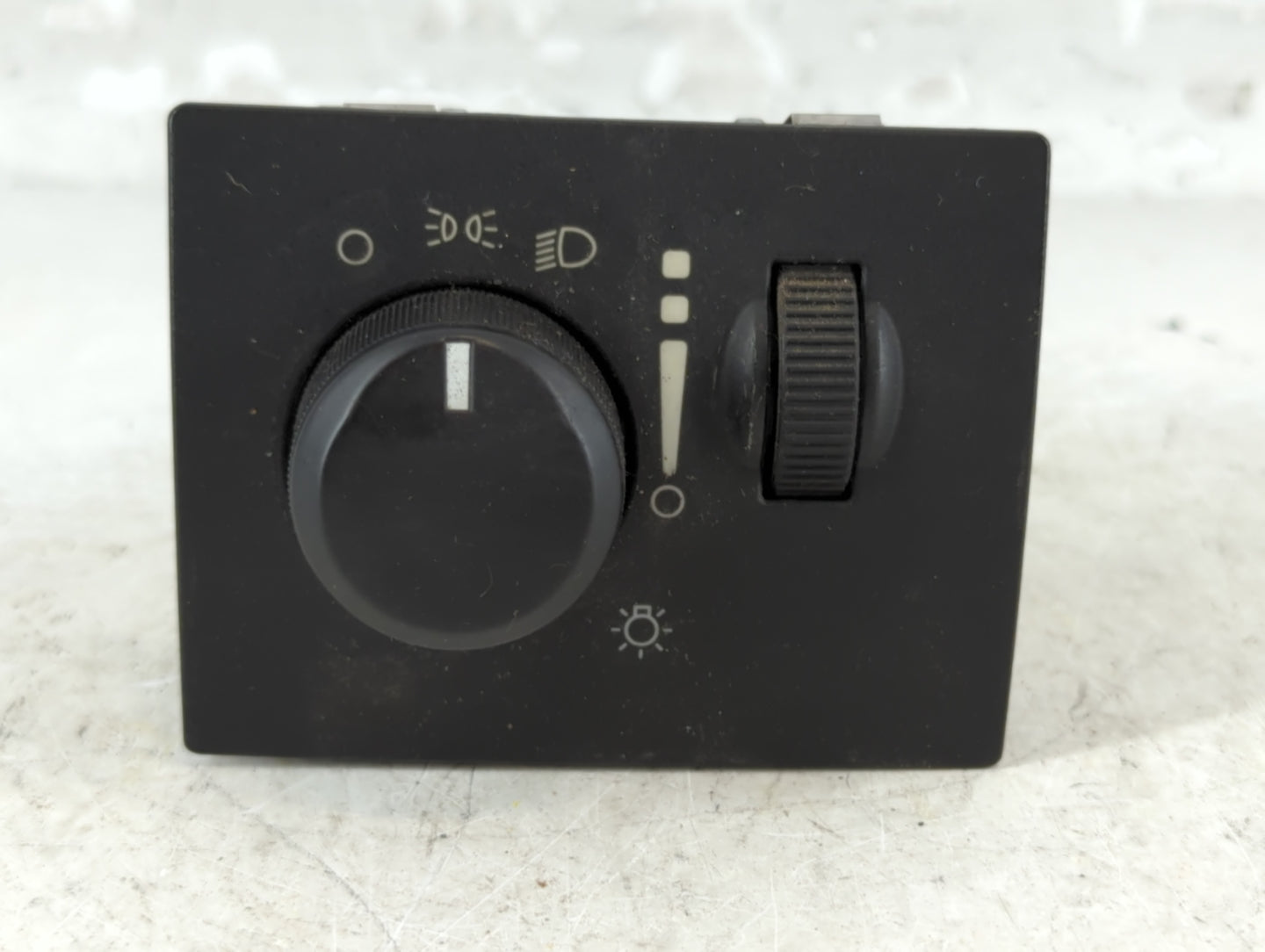 2008 Chrysler Town & Country Headlight Head Light Switch Lamp Control - Oemusedautoparts1.com