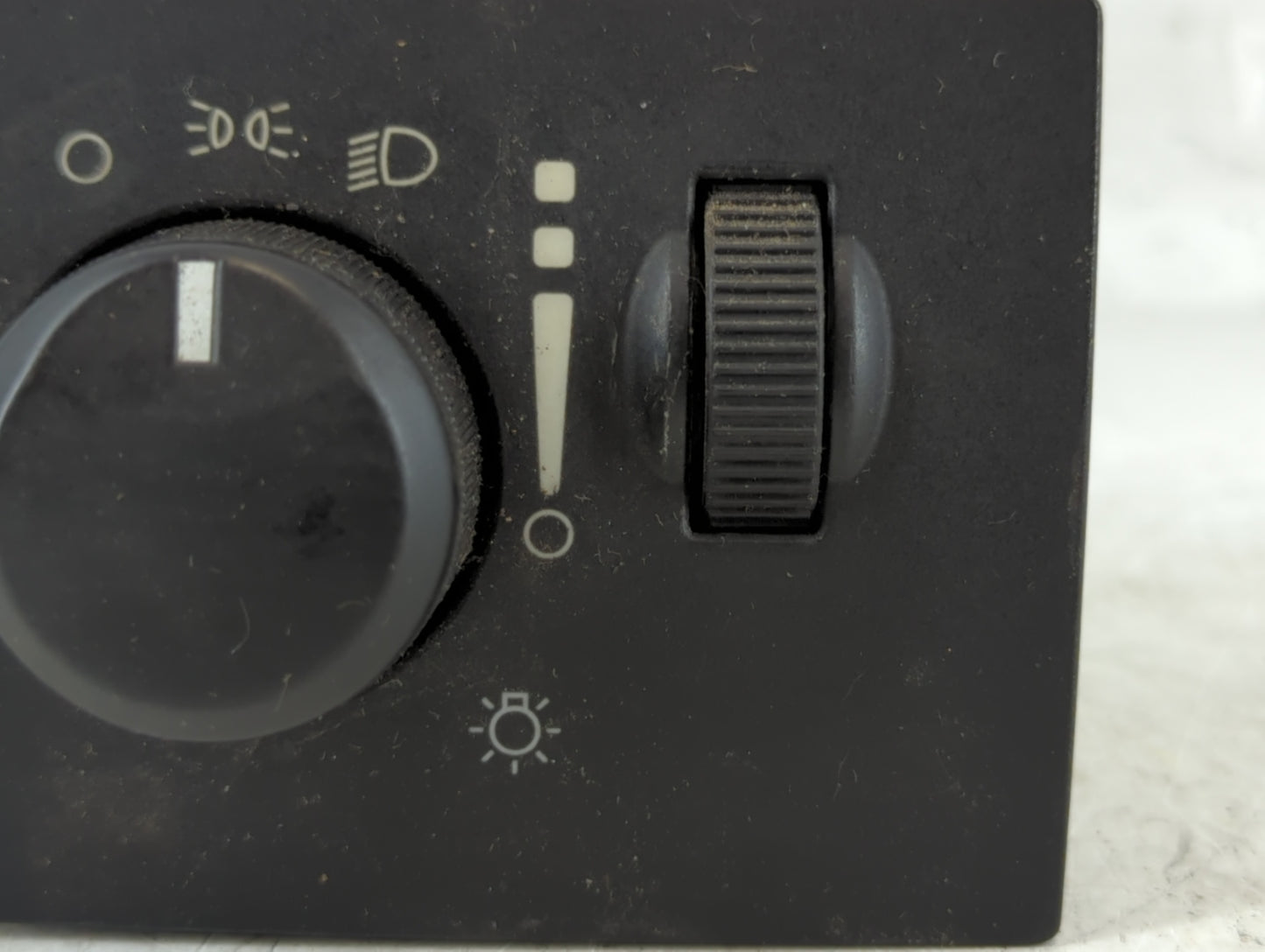 2008 Chrysler Town & Country Headlight Head Light Switch Lamp Control - Oemusedautoparts1.com