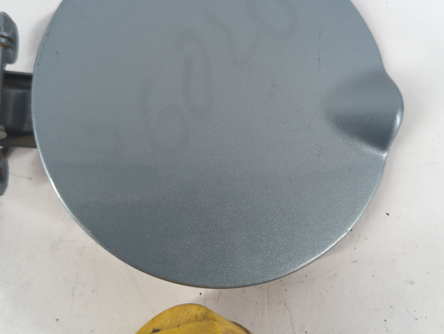 2008 Chrysler Town & Country Fuel Tank Door Lid Gas Tank Grey - Oemusedautoparts1.com