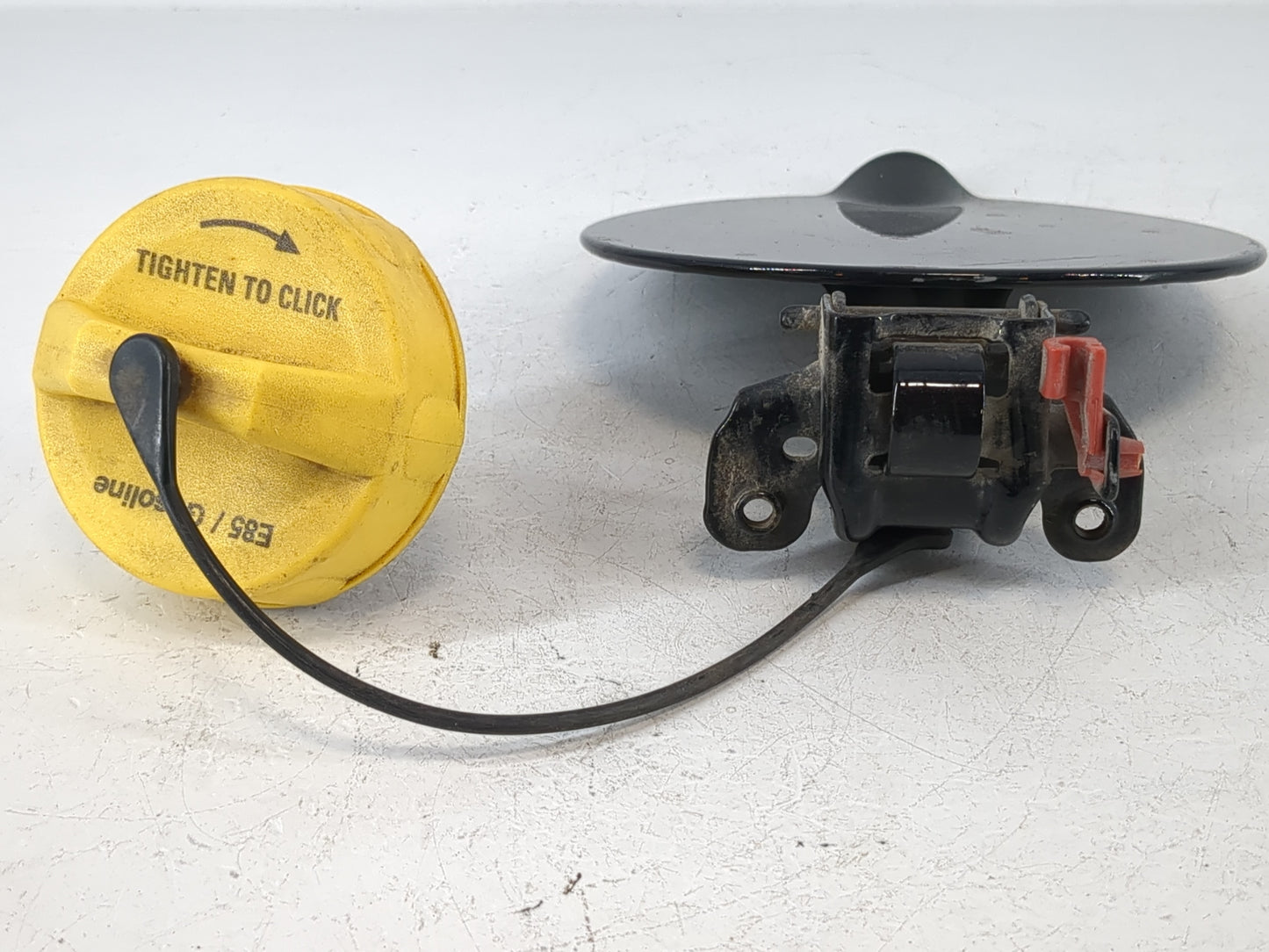 2014 Chrysler Town & Country Fuel Tank Door Lid Gas Tank Black - Oemusedautoparts1.com