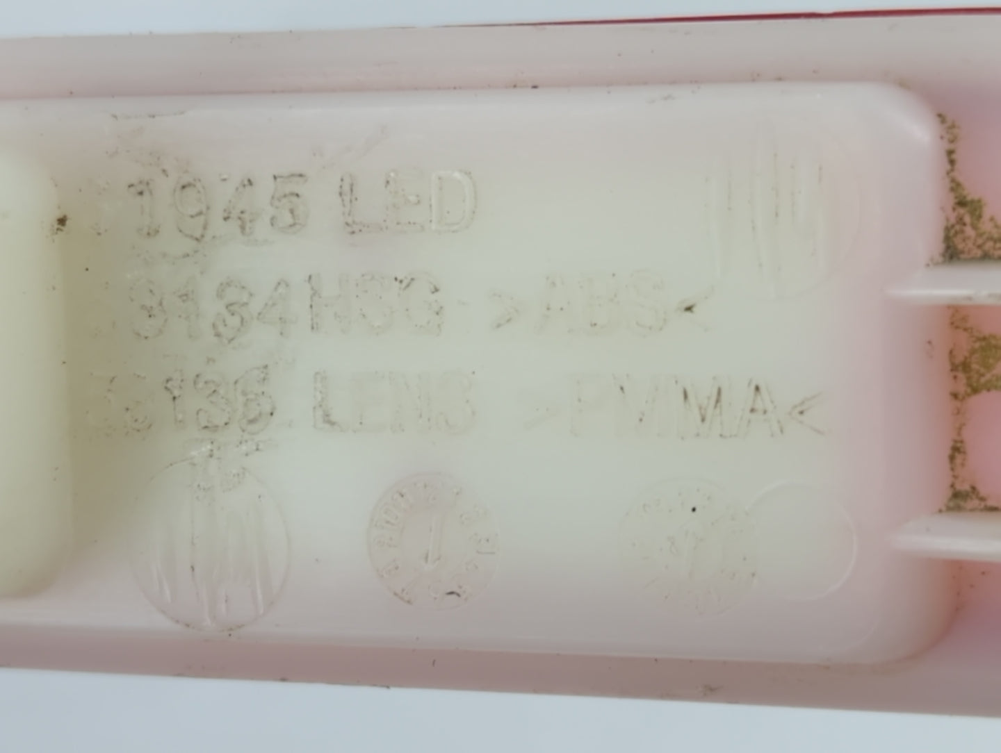 2014 Chrysler Town & Country Third Brake Light Tail Light Fits OEM Used Auto Parts - Oemusedautoparts1.com