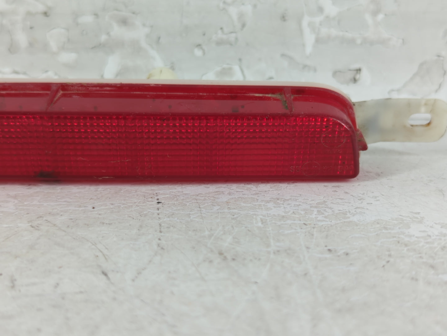 2008 Chrysler Town & Country Third Brake Light Tail Light Fits OEM Used Auto Parts - Oemusedautoparts1.com