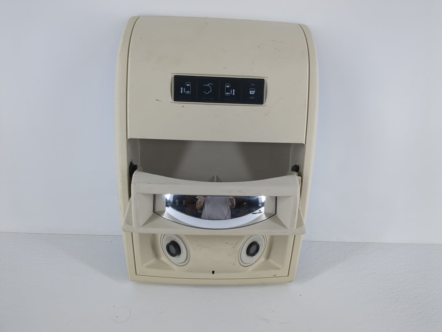 2008 Chrysler Town & Country Overhead Roof Console Interior Dome Light - Oemusedautoparts1.com