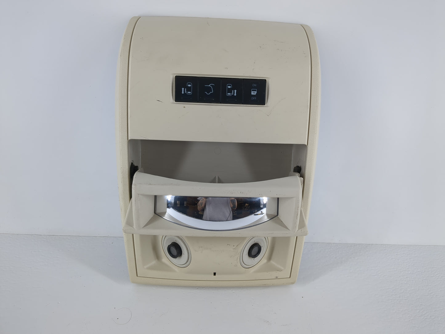 2008 Chrysler Town & Country Overhead Roof Console Interior Dome Light - Oemusedautoparts1.com