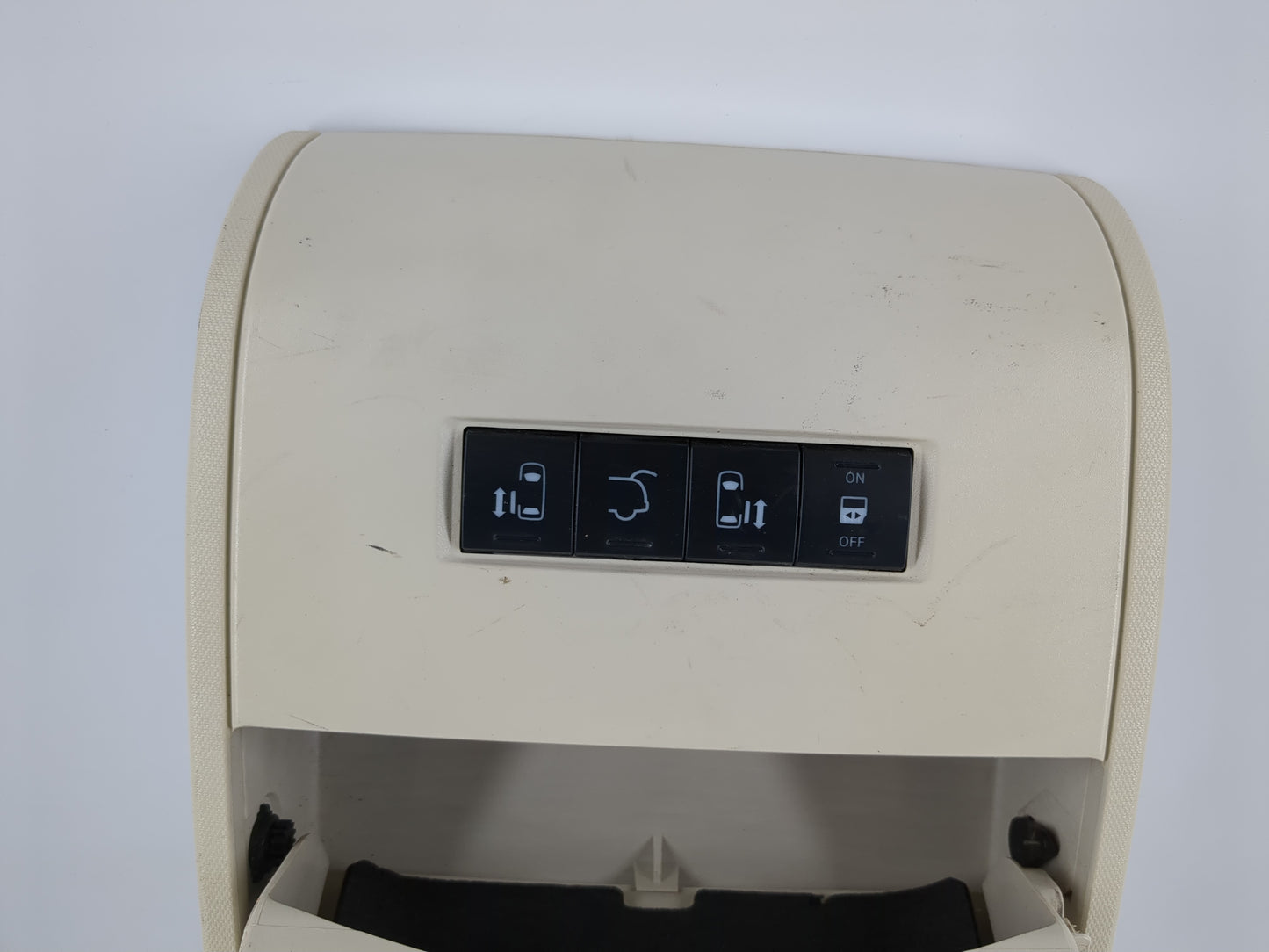 2008 Chrysler Town & Country Overhead Roof Console Interior Dome Light - Oemusedautoparts1.com