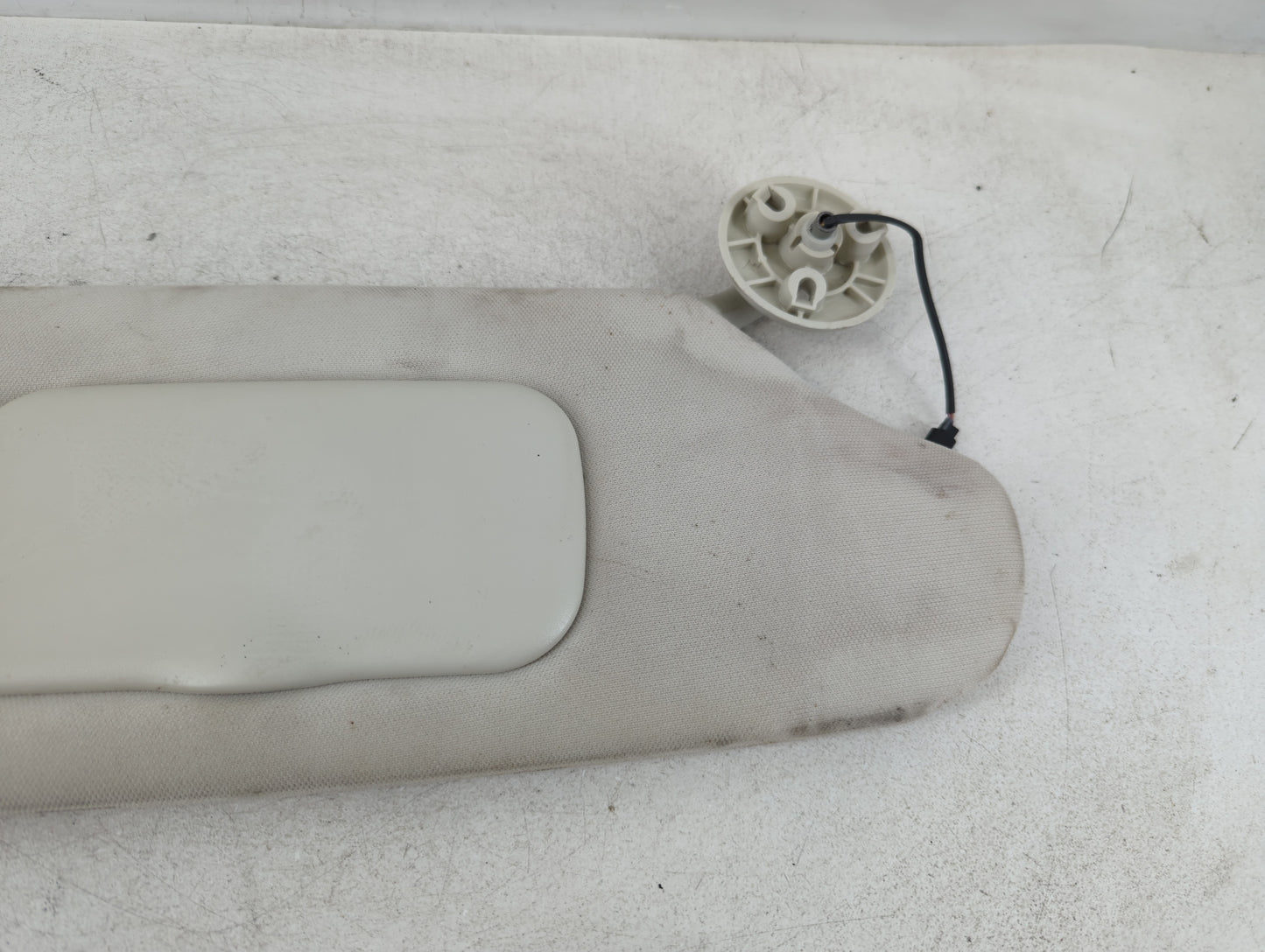2008-2010 Chrysler Town & Country Sun Visor Shade Replacement Passenger Right Mirror Fits Fits 2008 2009 2010 OEM Used Auto Parts - Oemusedautoparts1.com