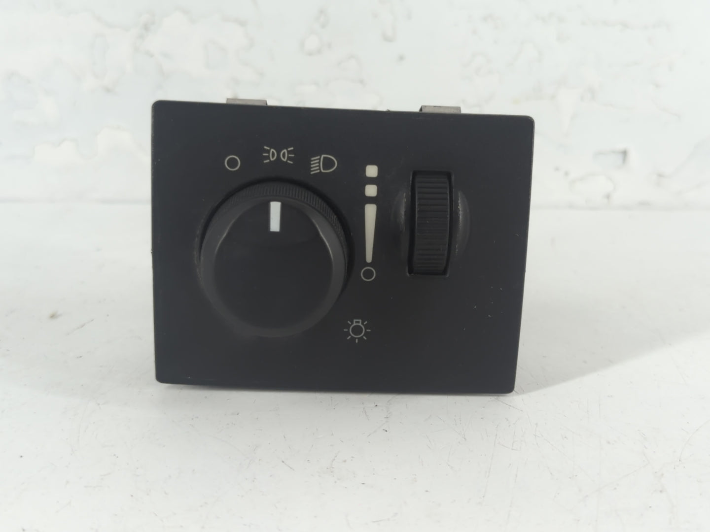 2008 Chrysler Town & Country Headlight Head Light Switch Lamp Control - Oemusedautoparts1.com