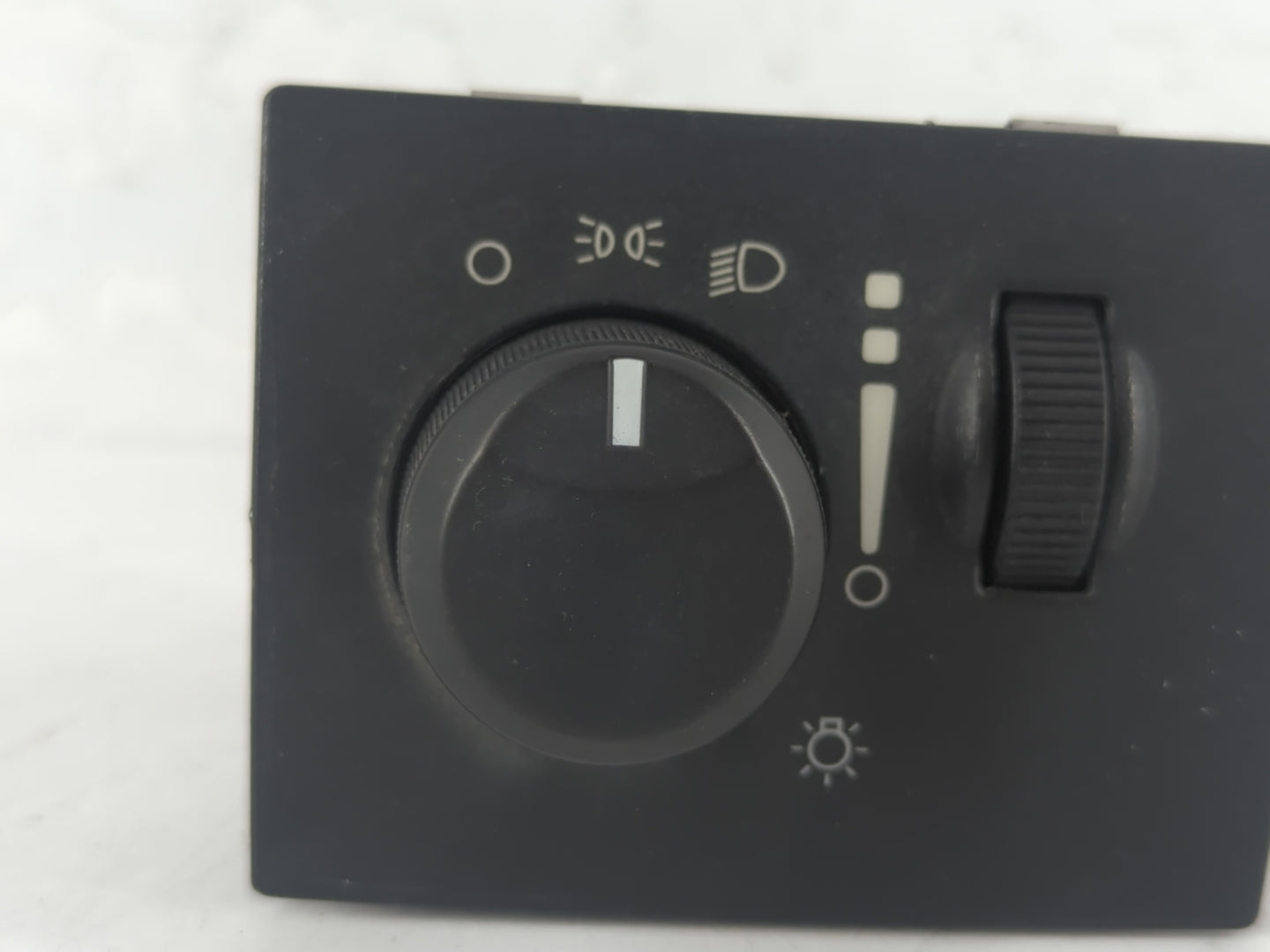 2008 Chrysler Town & Country Headlight Head Light Switch Lamp Control - Oemusedautoparts1.com