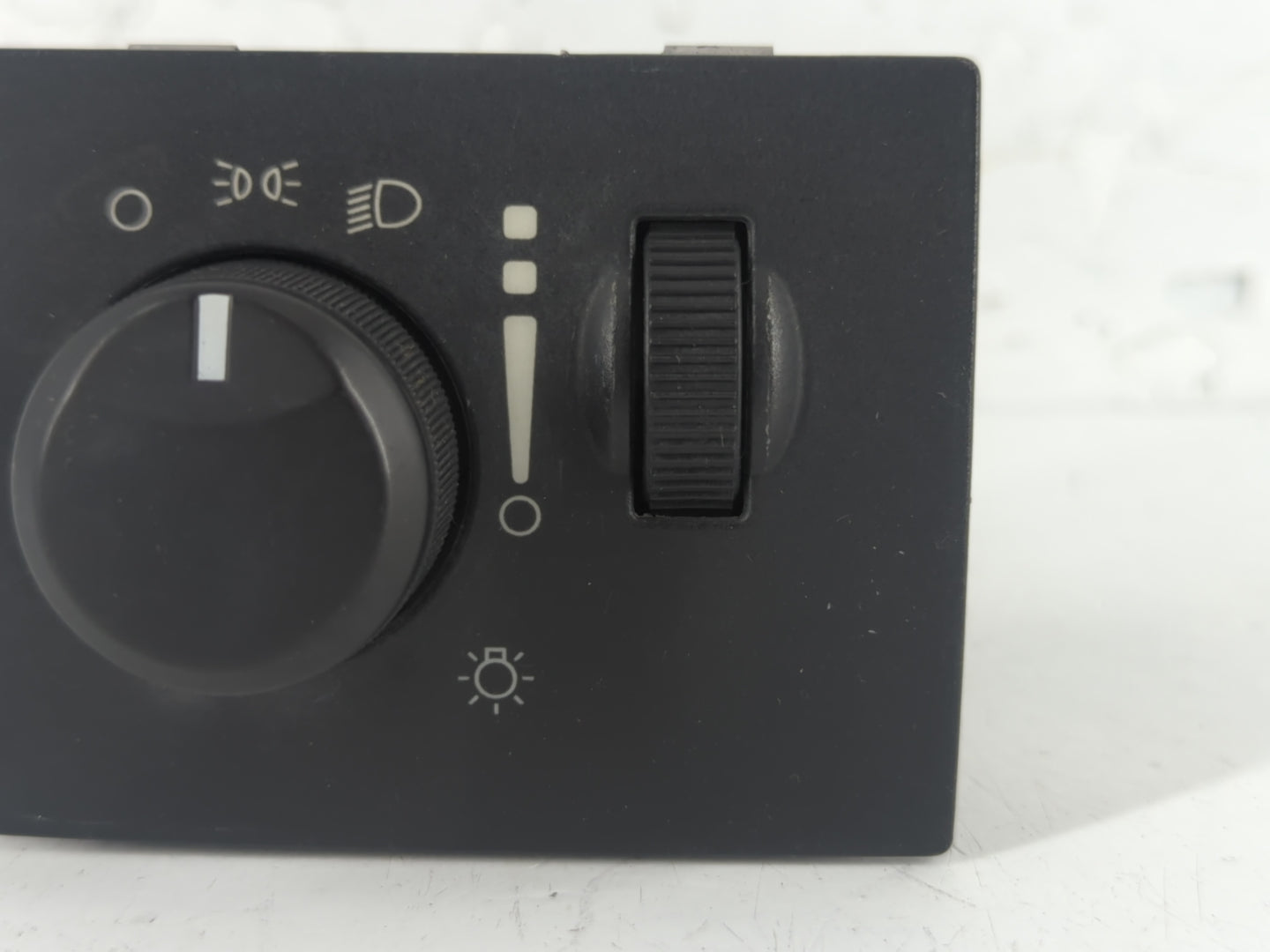 2008 Chrysler Town & Country Headlight Head Light Switch Lamp Control - Oemusedautoparts1.com