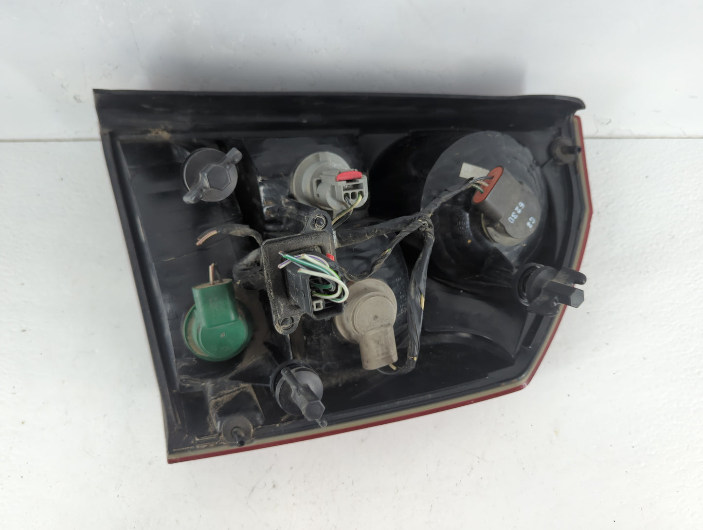 2005-2007 Chrysler 300 Tail Light Assembly Driver Left OEM P/N:04805853AC Fits Fits 2005 2006 2007 OEM Used Auto Parts