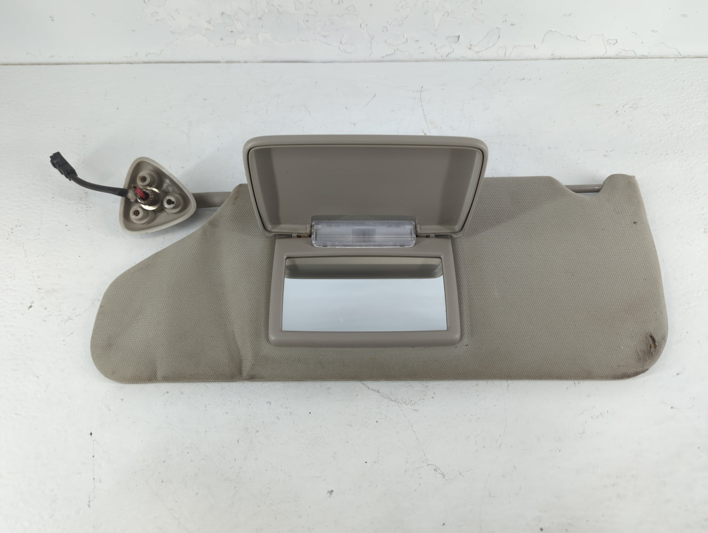 2005-2007 Chrysler 300 Sun Visor Shade Replacement Driver Left Mirror Fits Fits 2005 2006 2007 OEM Used Auto Parts