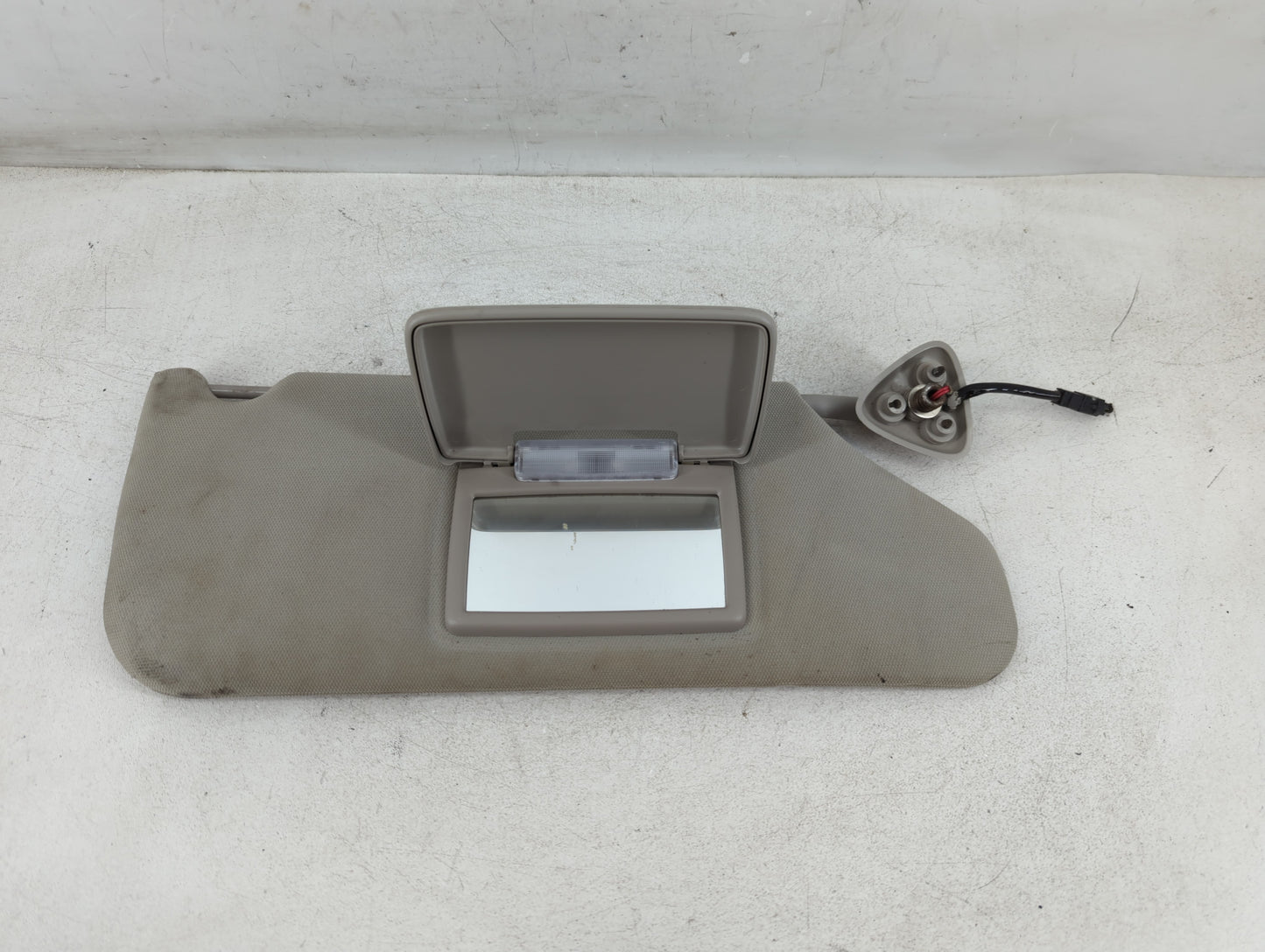2005-2007 Chrysler 300 Sun Visor Shade Replacement Passenger Right Mirror Fits Fits 2005 2006 2007 OEM Used Auto Parts