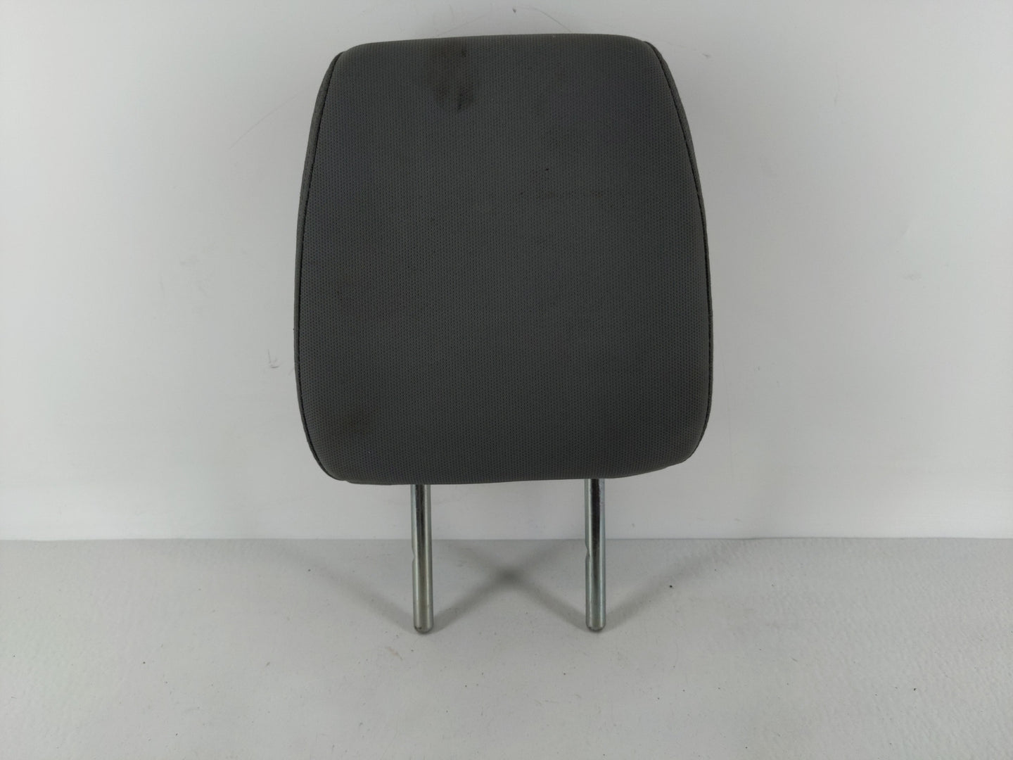 2012 Ford F-350 Super Duty Headrest Head Rest Rear Seat Fits OEM Used Auto Parts - Oemusedautoparts1.com