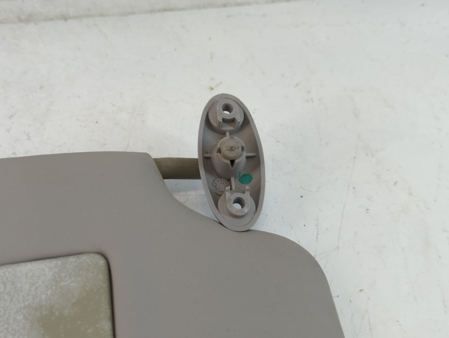 2000-2004 Ford Focus Sun Visor Shade Replacement Passenger Right Mirror Fits Fits 2000 2001 2002 2003 2004 OEM Used Auto Parts