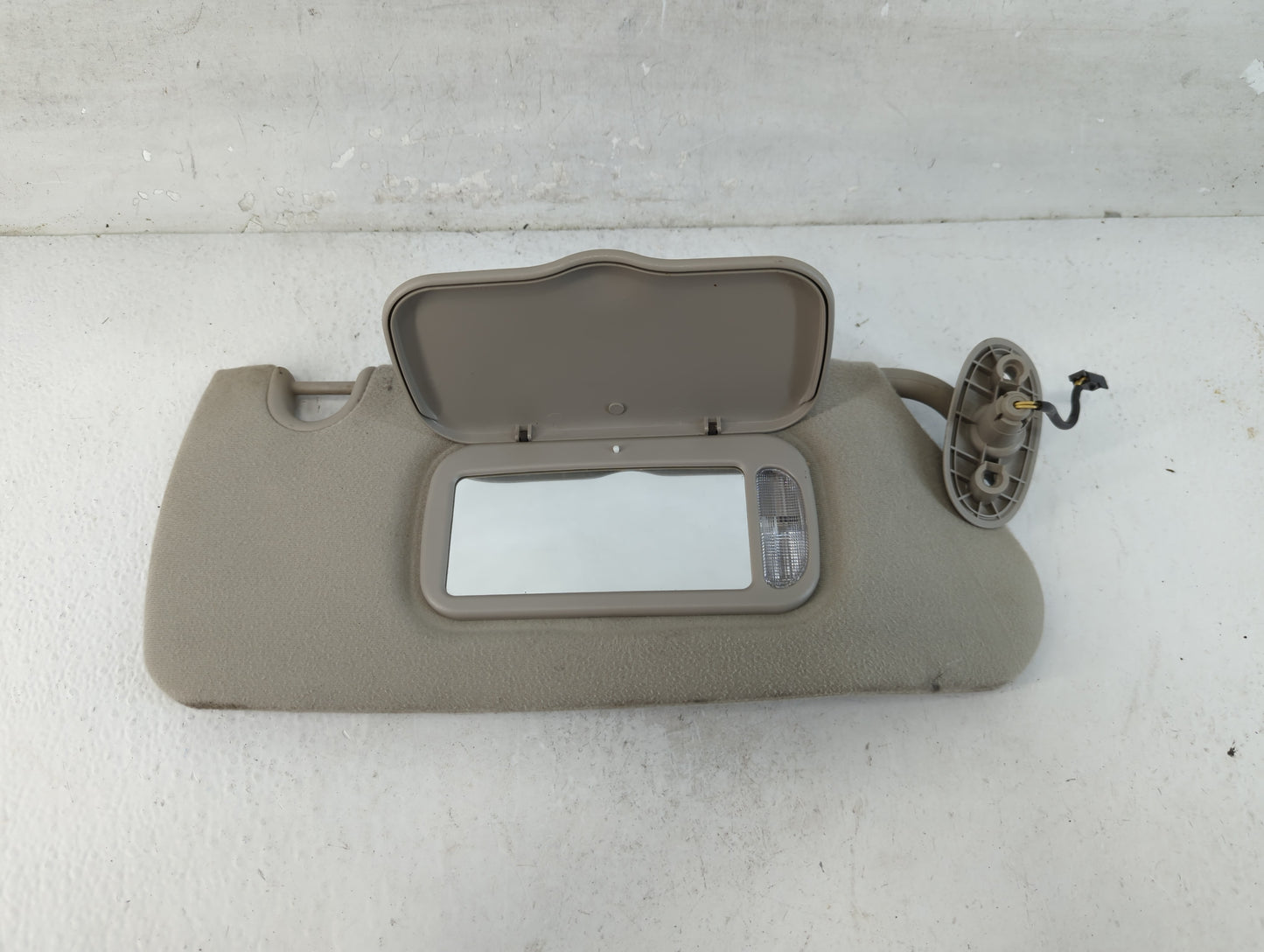 2006-2009 Dodge Durango Sun Visor Shade Replacement Driver Left Mirror Fits Fits 2006 2007 2008 2009 OEM Used Auto Parts