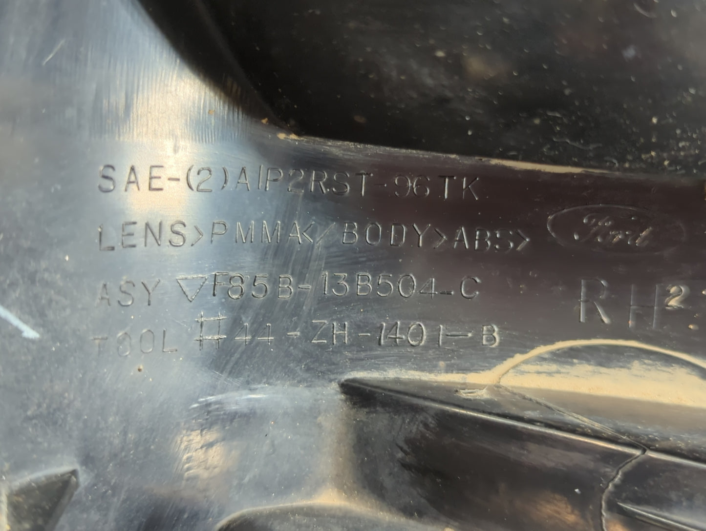 2005 Ford F-250 Super Duty Tail Light Assembly Passenger Right OEM Fits OEM Used Auto Parts - Oemusedautoparts1.com