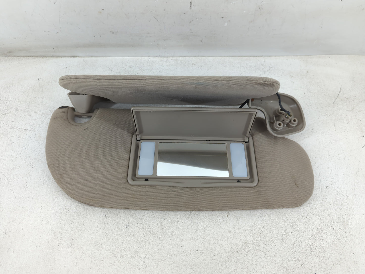 2010 Lincoln Navigator Sun Visor Shade Replacement Passenger Right Mirror Fits OEM Used Auto Parts