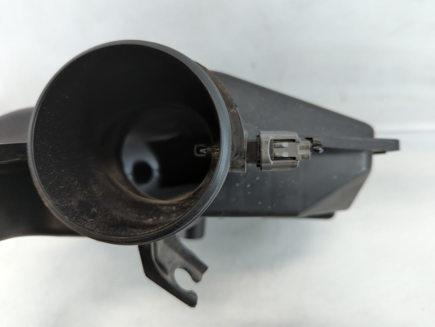 2012 Dodge Ram 1500 Engine Cover - Oemusedautoparts1.com