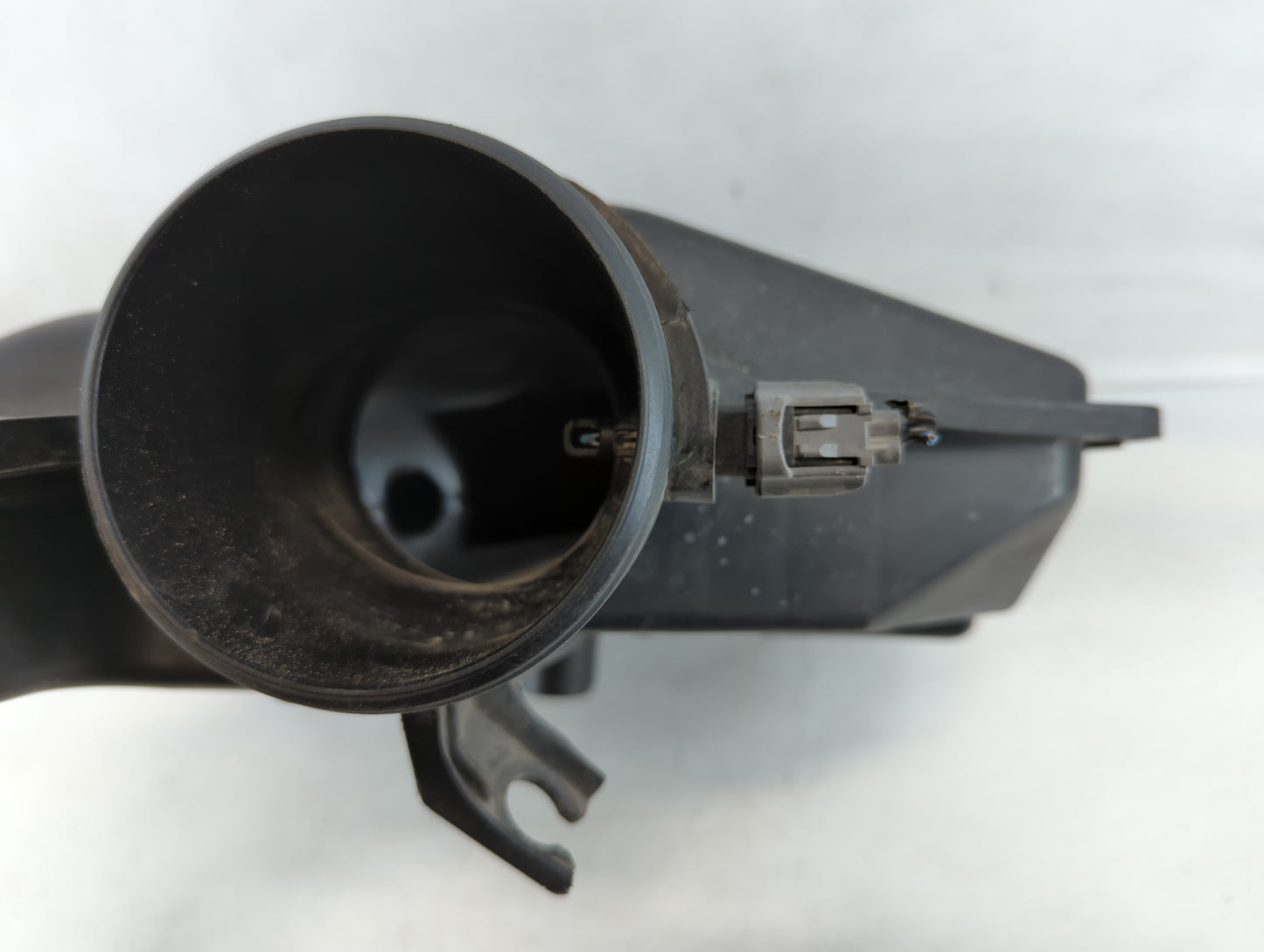 2012 Dodge Ram 1500 Engine Cover - Oemusedautoparts1.com