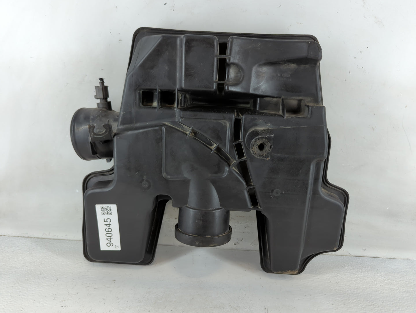 2012 Dodge Ram 1500 Engine Cover - Oemusedautoparts1.com