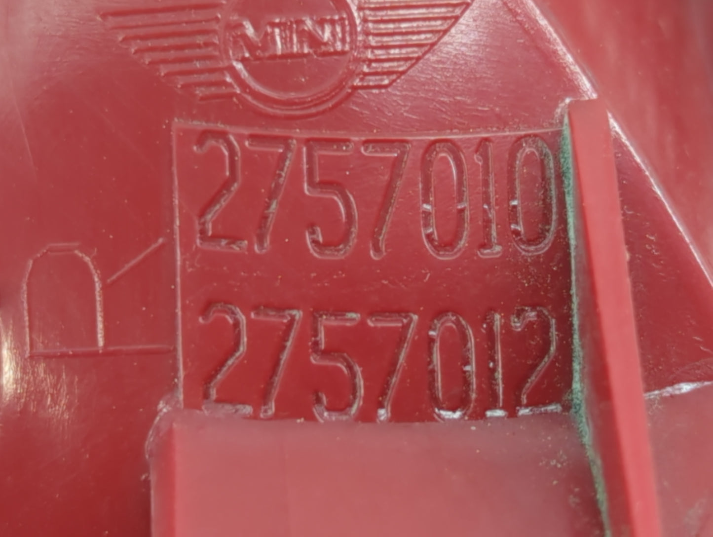 2010 Mini Cooper Tail Light Assembly Passenger Right OEM P/N:2757012 2757010 Fits OEM Used Auto Parts - Oemusedautoparts1.com