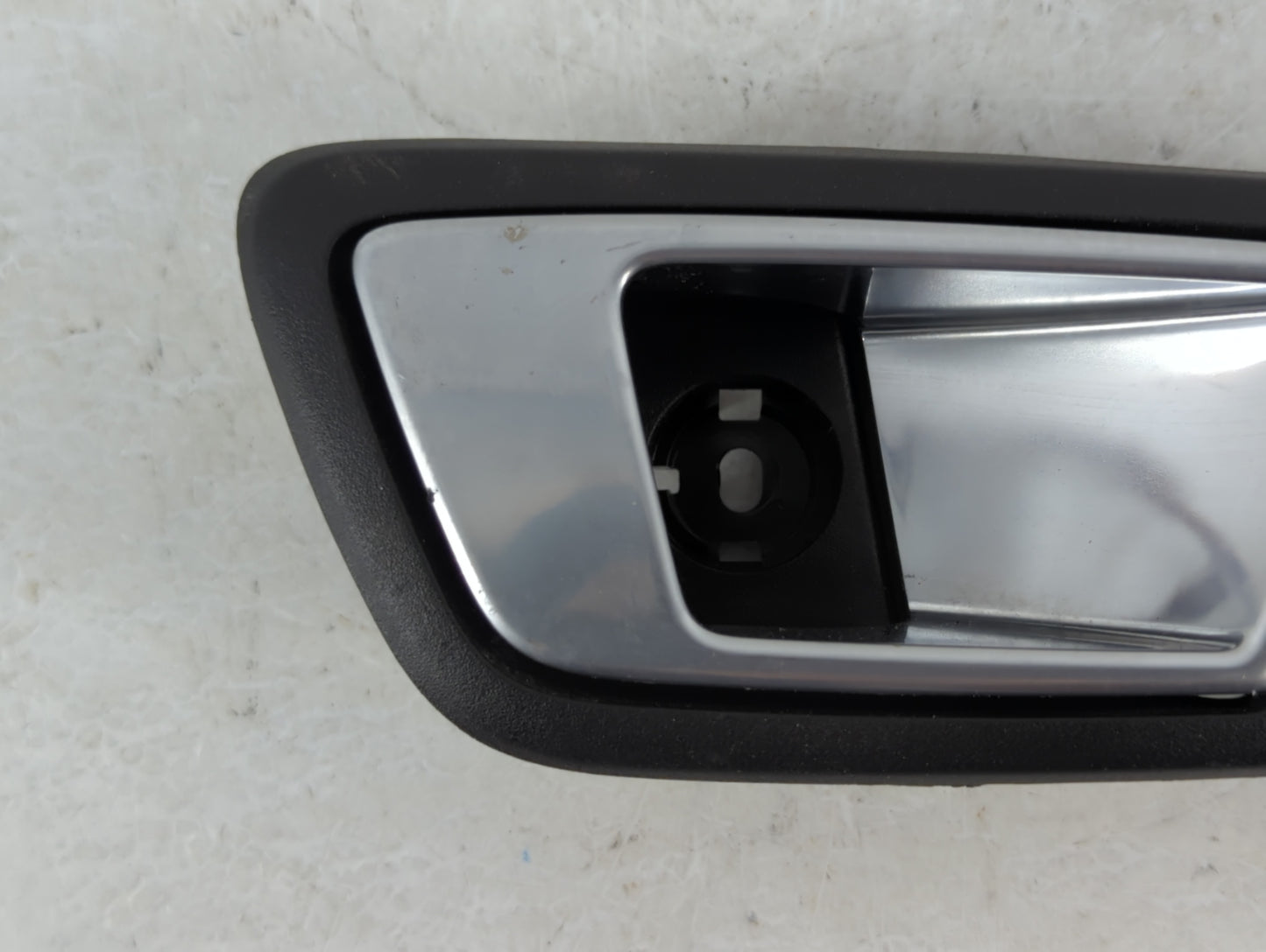 2015 Ford Fiesta Passenger Side Front Inside Door Handle Oem - Oemusedautoparts1.com