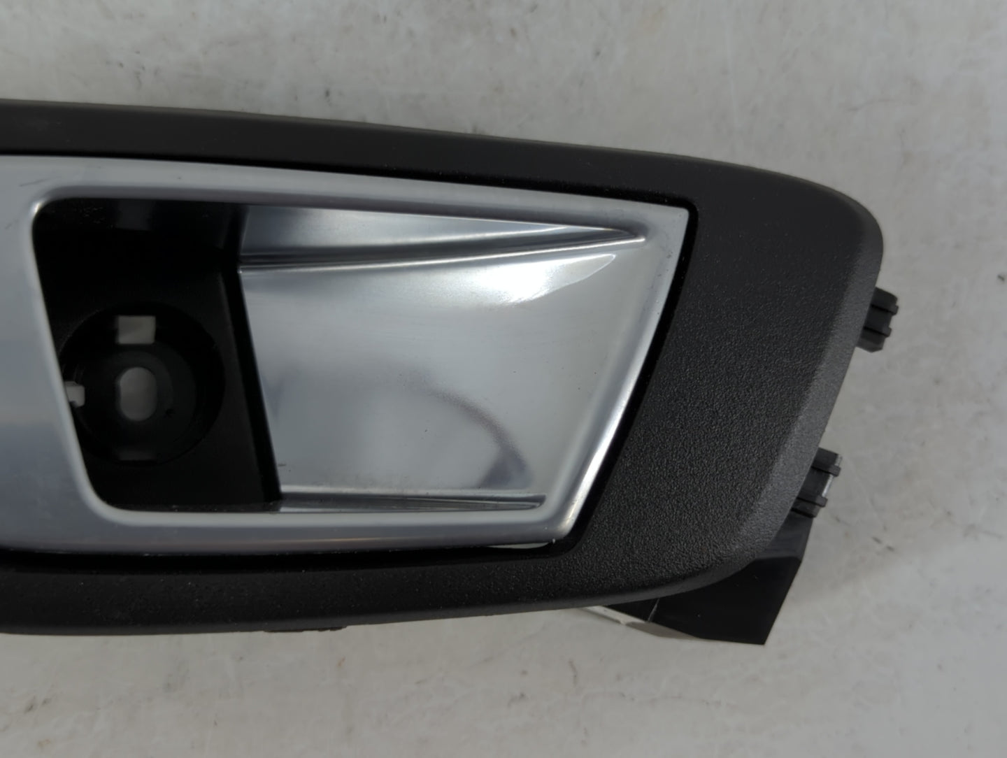 2015 Ford Fiesta Passenger Side Front Inside Door Handle Oem - Oemusedautoparts1.com