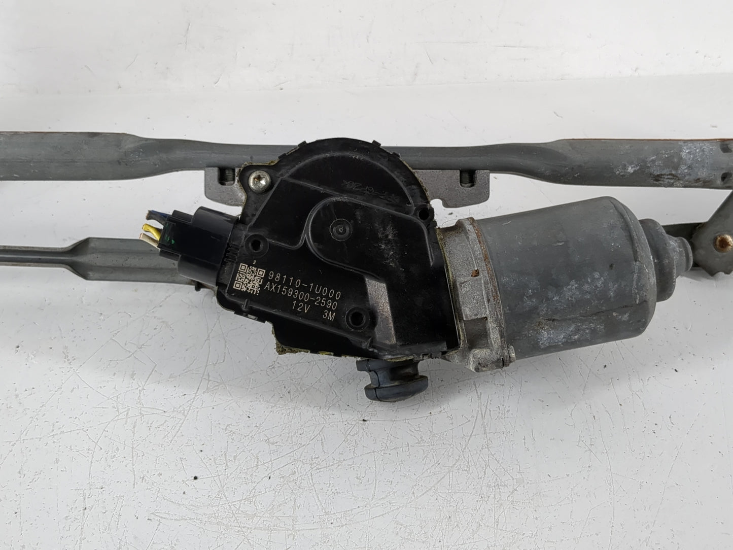 2011-2014 Hyundai Sonata Front Windshield Wiper Motor Fits Fits 2011 2012 2013 2014 2015 OEM Used Auto Parts - Oemusedautoparts1.com