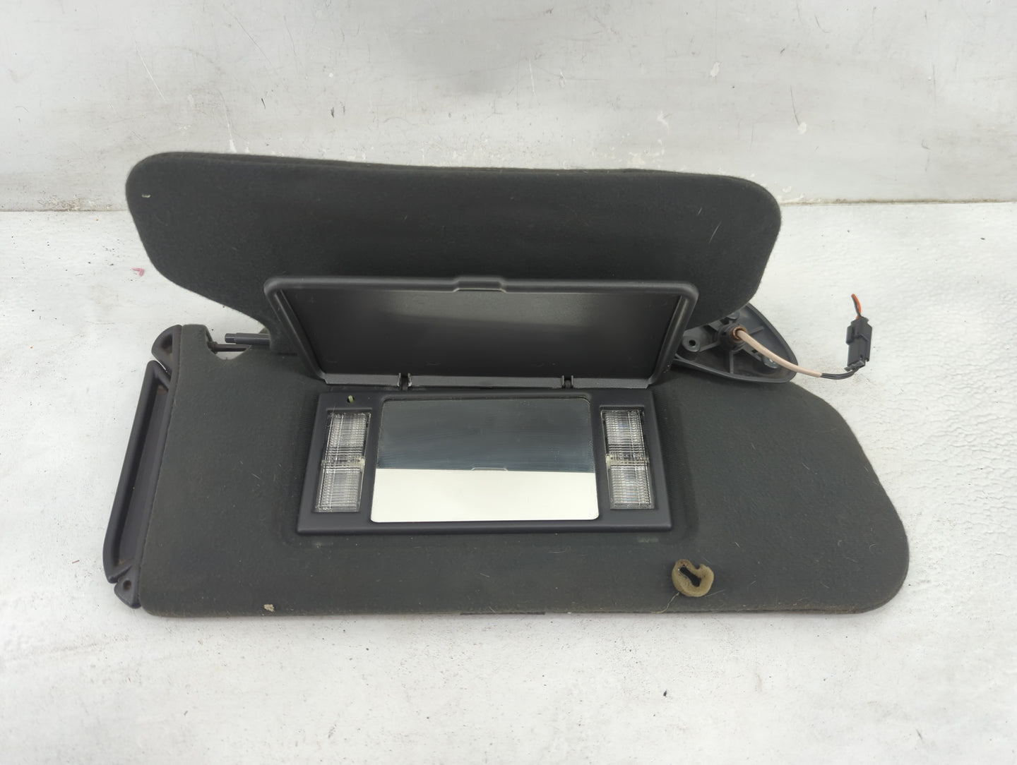 0 Chevrolet Blazer S10/jimmy S15 Sun Visor Shade Replacement Passenger Right Mirror Fits OEM Used Auto Parts - Oemusedautopa