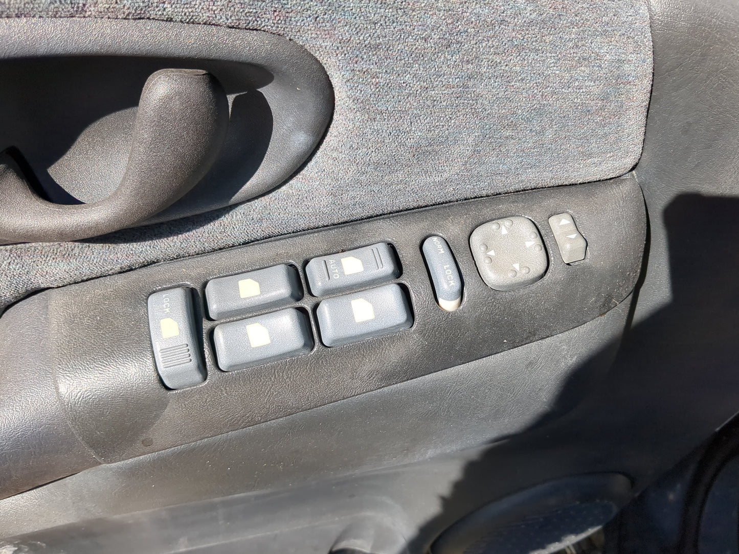 2002 Chevrolet Blazer S10/jimmy S15 Master Power Window Switch Replacement Driver Side Left Fits OEM Used Auto Parts - Oemus