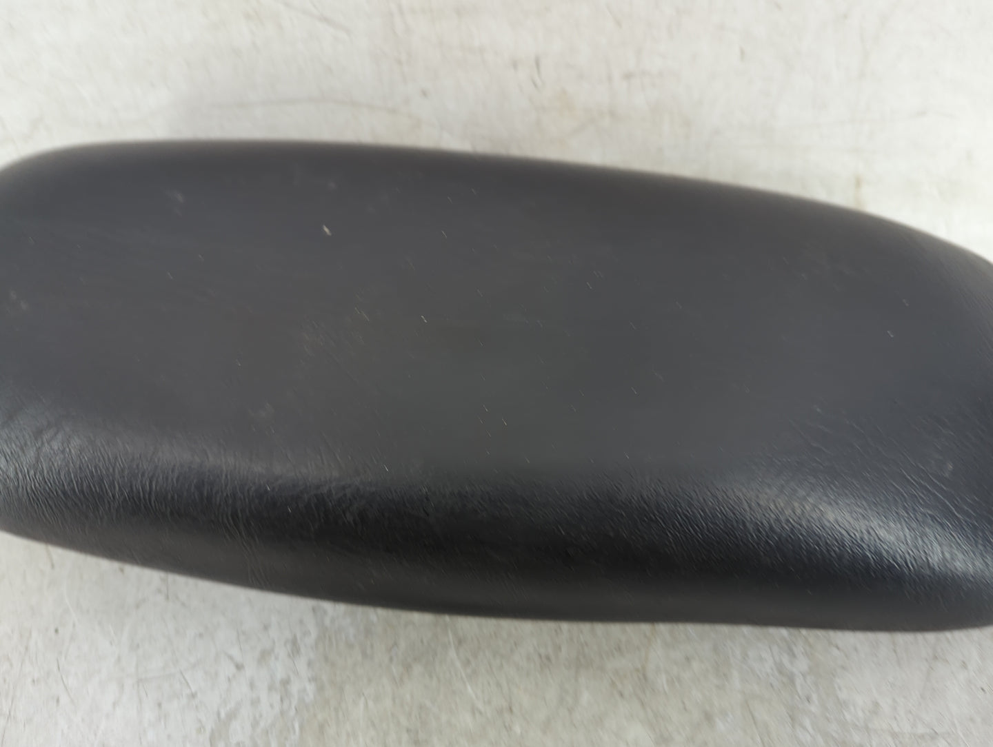 0 Chevrolet Blazer S10/jimmy S15 Center Console Armrest Cover Lid Fits Fits 200 2001 2002 OEM Used Auto Parts - Oemusedautop