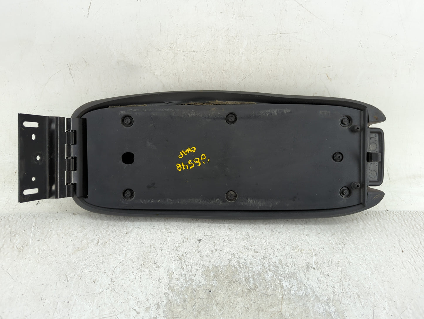 0 Chevrolet Blazer S10/jimmy S15 Center Console Armrest Cover Lid Fits Fits 200 2001 2002 OEM Used Auto Parts - Oemusedautop