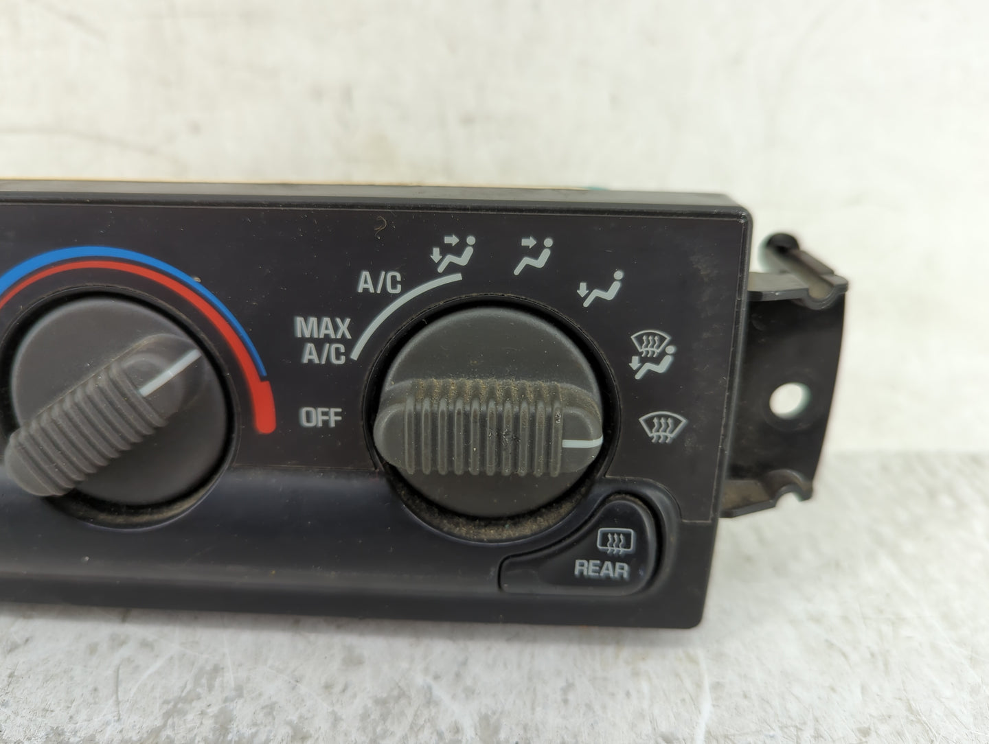 0 Chevrolet Blazer S10/jimmy S15 Climate Control Module Temperature AC/Heater Replacement Fits OEM Used Auto Parts - Oemused